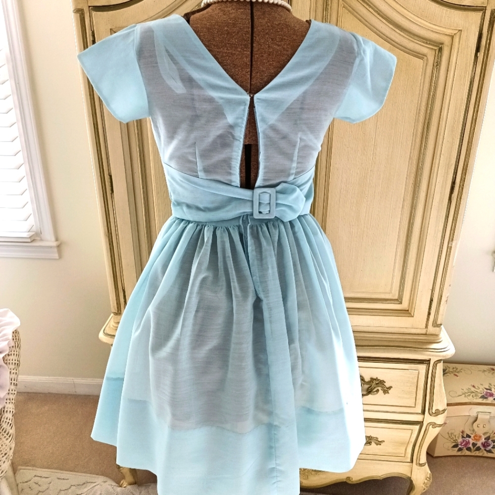 STUNNING, RARE VINTAGE 1950S PARTY DRESS WITH PINTUCKS, LACE AND CRINOLINE! - Picture 7 of 15